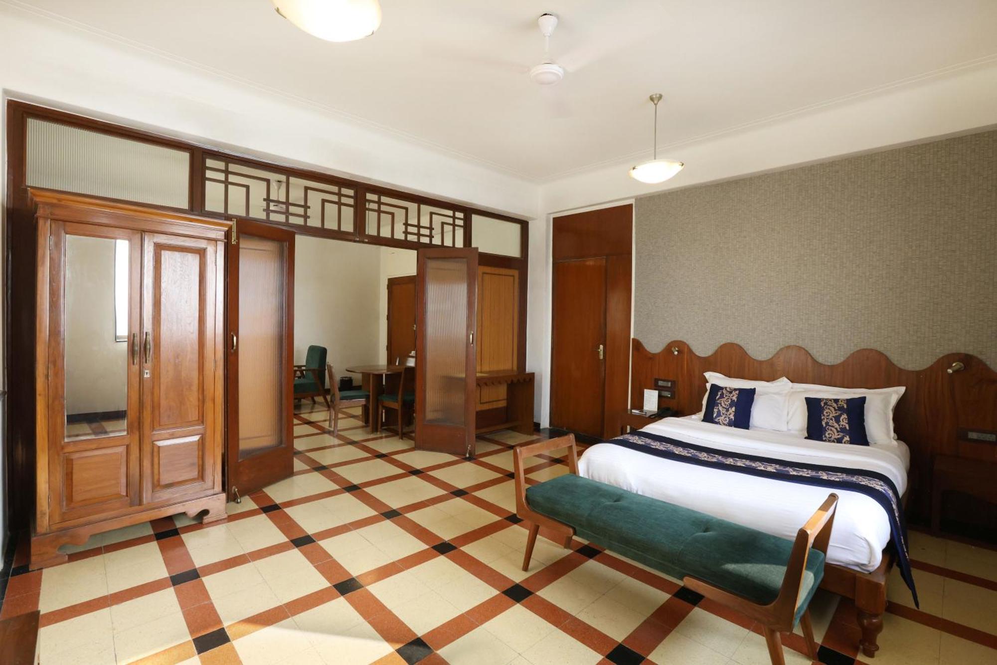 Sea Green Hotel, Mumbai